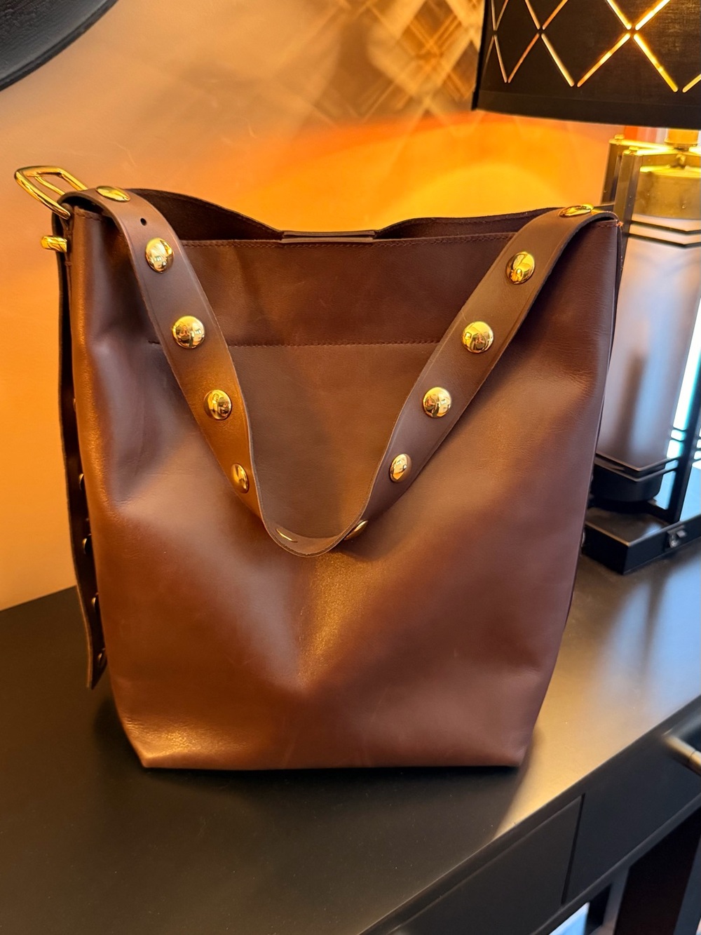 Madewell Easential leather bucket tote bag